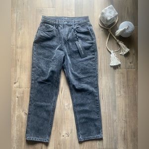 White Fox Boutique “Drive Me Crazy Cropped Jeans” (Size Medium, Vintage Black)